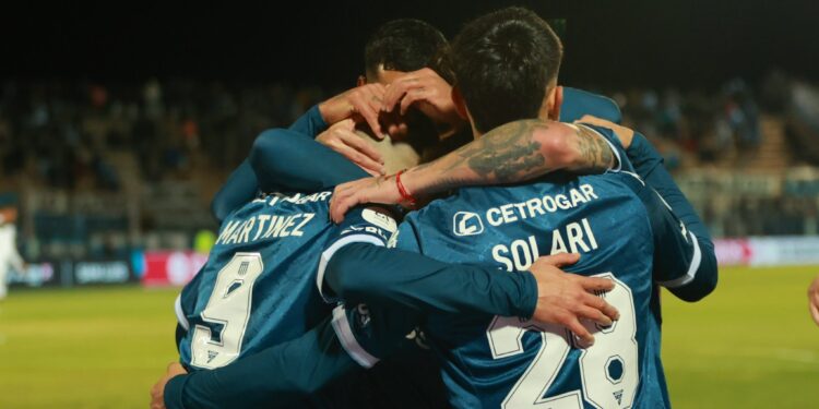 Con doblete de Maravilla, Racing reaccionó a tiempo y avanzó a octavos de la Copa Argentina