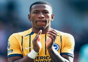 Pervis Estupiñán en Brighton & Hove Albion