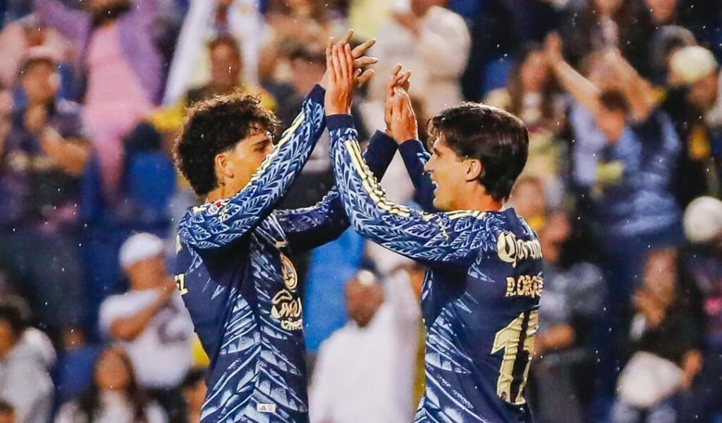 Kevin Álvarez definió con categoría para sellar la remontada de las Águilas en el Estadio Ciudad de los Deportes.
