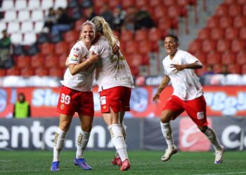 Victoria escarlata en la frontera