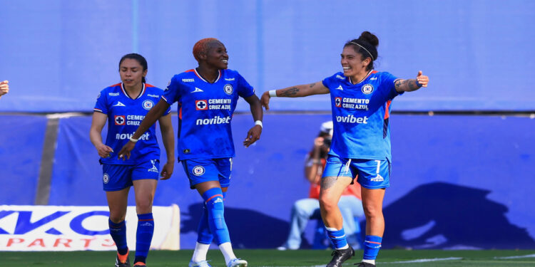 Cruz Azul aplasta 4-0 a Rayadas