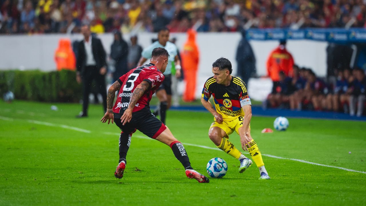 Fue un duelo marcado por el duelo físico que incluyó ruido arbitral