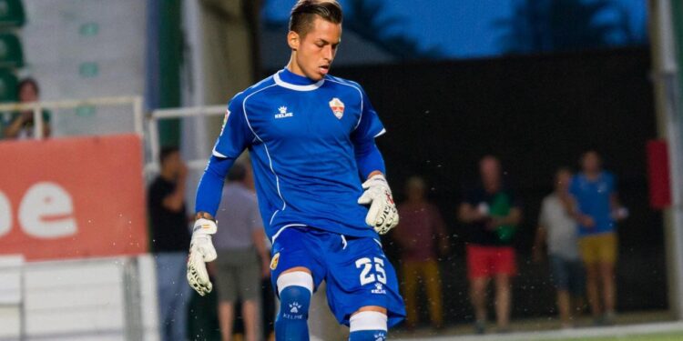 Javi Jiménez, el guardameta que no pierde la pasión por el fútbol