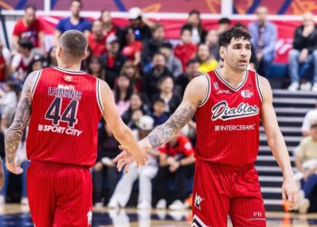 Diablos Rojos Baloncesto se lleva la victoria en un vibrante partido ante Abejas de León en la LNBP.