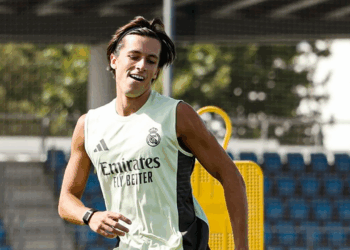 Álvaro Carreras ya es un fijo para Xabi Alonso