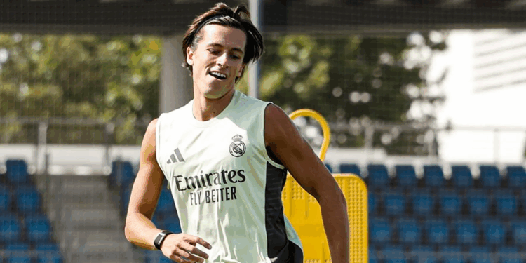 Álvaro Carreras ya es un fijo para Xabi Alonso