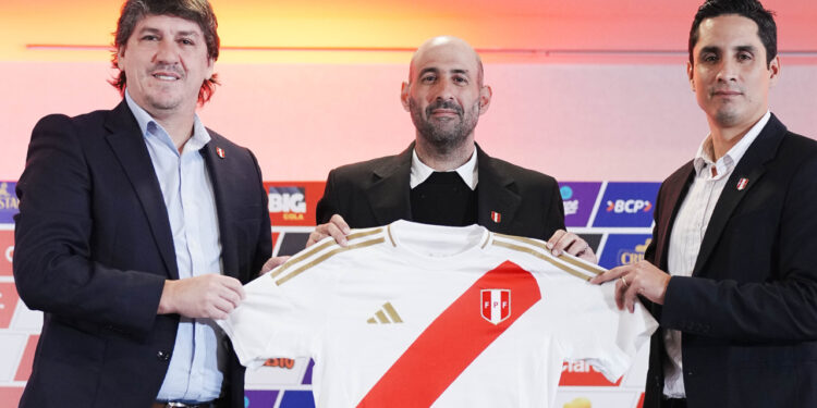 Nuevo rostro: Argentino Antonio 'Tano' Spinelli es nuevo DT de la selección peruana femenina