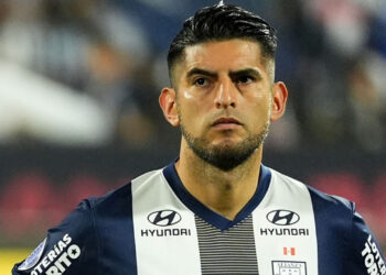 Carlos Zambrano, tras ser expulsado ante Cienciano: "Tengo que disculparme con mis compañeros"