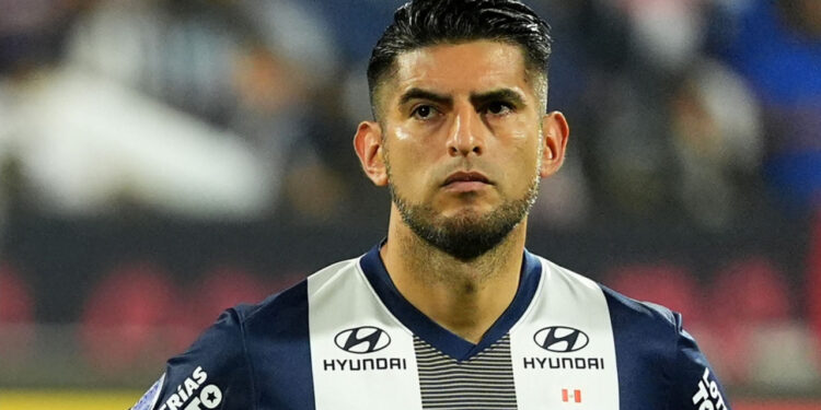 Carlos Zambrano, tras ser expulsado ante Cienciano: "Tengo que disculparme con mis compañeros"