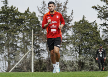 Carlos Zambrano: "Los últimos duelos los hemos estado jugando dignamente"