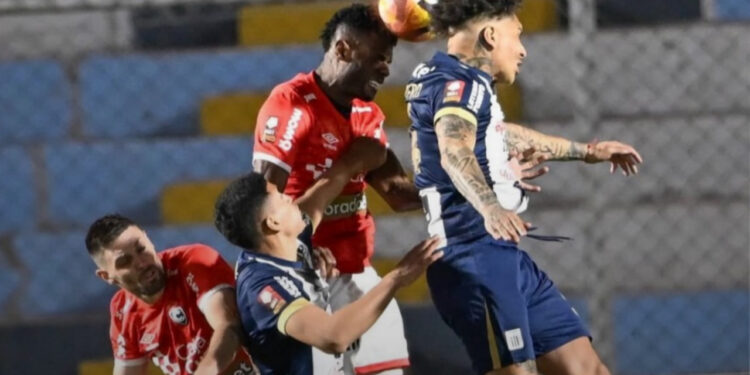 Otra derrota: Alianza Lima perdió 2-1 ante Cienciano en el Cusco y terminó con dos menos