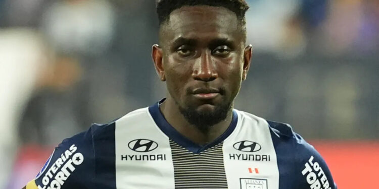 ¡Deplorable!: Se difundió video en donde lanzan insultos racistas a Eryc Castillo