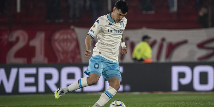 Racing le ganó 2-0 a Huracán y llega entonado a la revancha con Vélez por la Copa Libertadores