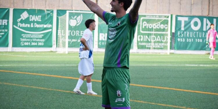 Javier Moreno, la referencia en el centro de la defensa del Atlético Mancha Real