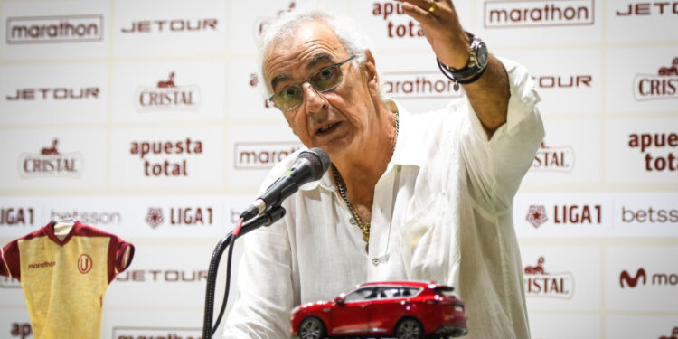 Jorge Fossati, DT de Universitario: "Los que juegan torneos internacionales representan al país"