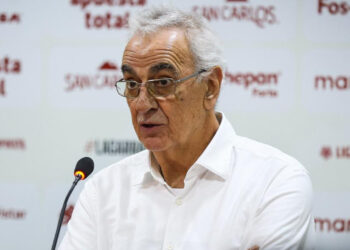 Jorge Fossati, director técnico de Universitario: "Goles que erras allá, te pueden costar caro"