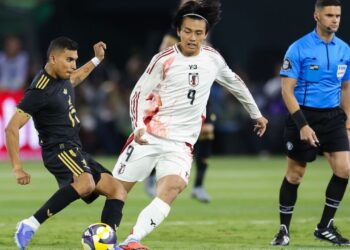 Pese al dominio de Japón, el "Tri" sale con un empate de Oakland