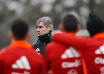 Óscar Ibáñez: "No solo debemos hacer un buen partido, sino ganarlo para seguir en carrera"