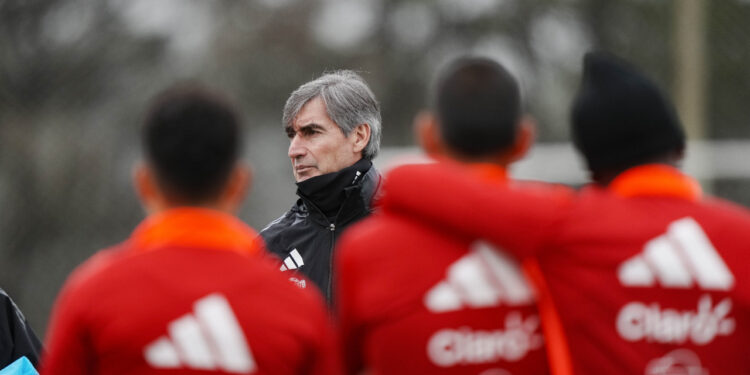 Óscar Ibáñez: "No solo debemos hacer un buen partido, sino ganarlo para seguir en carrera"