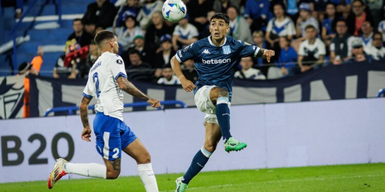 Racing le ganó 1-0 a Vélez en Liniers y dio el primer paso en los cuartos de la Copa Libertadores