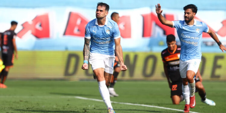 También se pone como escolta: Sporting Cristal goleó 3-0 a Ayacucho FC en el Gallardo