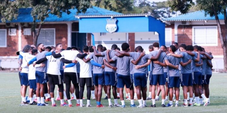 l plantel eléctrico vuelve a manifestar su malestar por deudas pendientes