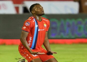 El Nacional pierde tres puntos por deuda