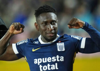 Seguirá en Alianza Lima: Eryc Castillo fue renovado hasta la temporada 2028