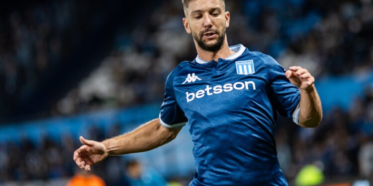 Racing Club sufrió pero terminó llevándose los tres puntos clave: venció 1-0 a Aldosivi y se subió al podio del Torneo Clausura