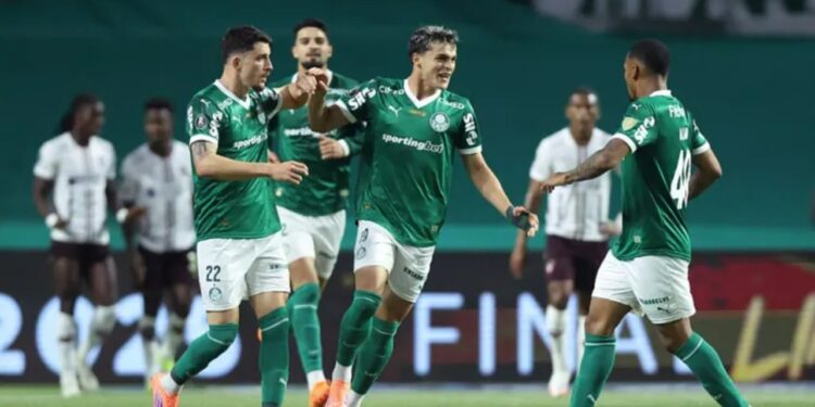 Palmeiras remontó la serie a LDU y es finalista de Copa Libertadores