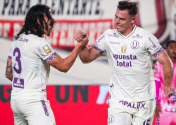 Se acerca al tricampeonato: Universitario goleó por 3-0 a Juan Pablo II