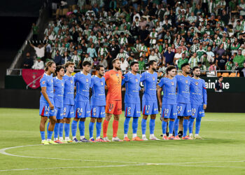 Minuto de silencio en La Cartuja