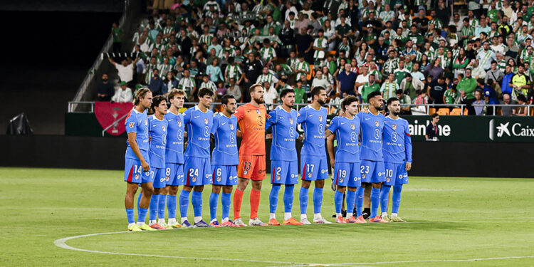 Minuto de silencio en La Cartuja