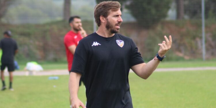 Dani Castellanos, el entrenador valenciano aventurero