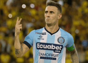 Damián Díaz regresa al fútbol ecuatoriano - Imagen creada con IA