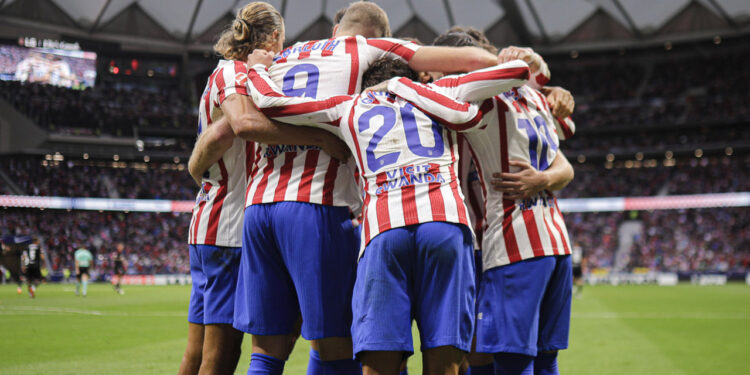 Celebración ante el Sevilla FC