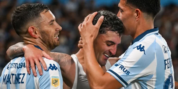 Racing sorprendió a River y se mete en cuartos tras un duelo de alto voltaje