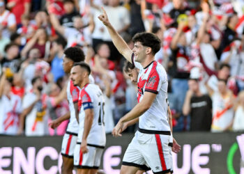 Celebración ante el Shkëndija