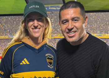 Azarenka, a VIP guest: the former world No. 1 felt the thrill of Boca–Argentinos at La Bombonera