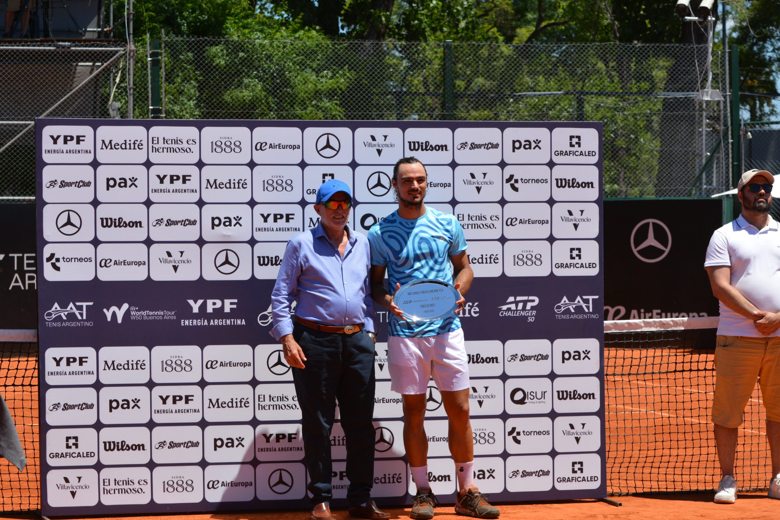 Collarini inició con la autoridad que otorga la localía y el conocimiento profundo del terreno