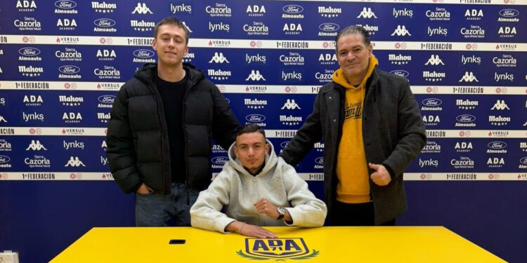 Elías Benali, el delantero de oro para los banquillos del Alcorcón