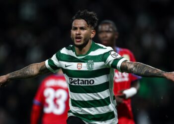 Luis Suárez anotó doblete en la victoria del Sporting contra PSG por la Champions League