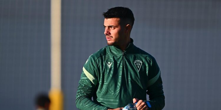 Rubén Romo asciende dentro del Cádiz, y es nuevo entrenador del Cadete A