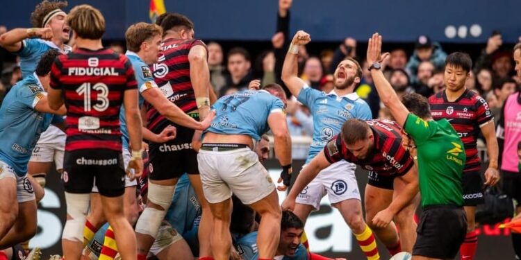 Jugadores argentinos celebrando tries en el Top 14 de Francia fecha 14