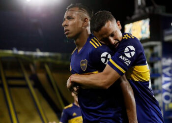 ebastián Villa en el festejo de su gol frente a River Plate en la Bombonera