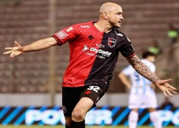 Carlos González es nuevo jugador de IDV