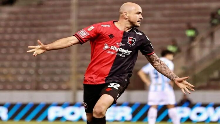 Carlos González es nuevo jugador de IDV