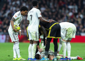 El centrocampista del Rayo Vallecano protagonizó una entrada dura y pidió perdón tras el partido