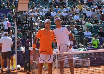 Francisco Cerúndolo derrota a Tomás Martín Etcheverry y jugará la final del IEB+ Argentina Open 2026 ante Luciano Darderi