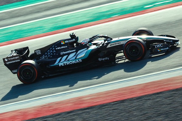 Kimi Antonelli con el W17 en el 'Shakedown' de Barcelona / Foto: Mercedes-AMG PETRONAS F1 Team